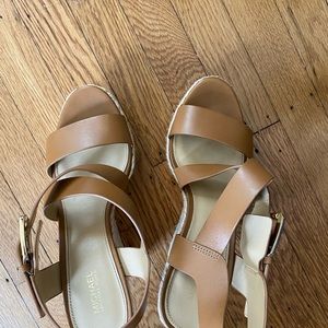 Great condition Michael Kors wedges